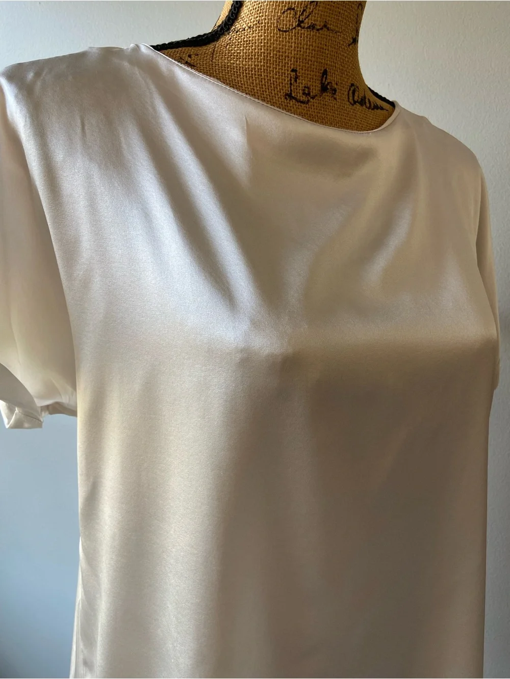 NWT Silk Silky Sz L cream color Women's Casual Short Sleeve Top
